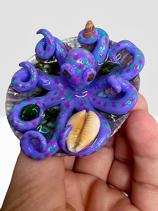 Lilacurl – Keeper of Island Treasures